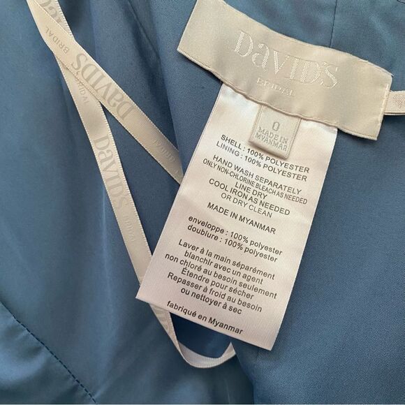 David’s Bridal | Crinkle Chiffon Dress with Cascade Skirt, Size 0 - Picture 10 of 12